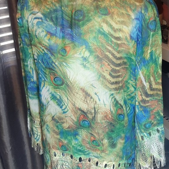 Peacock pattern tunic - Picture 4 of 6